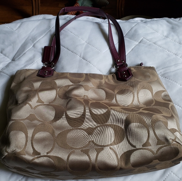 Coach purse - Picture 2 of 4